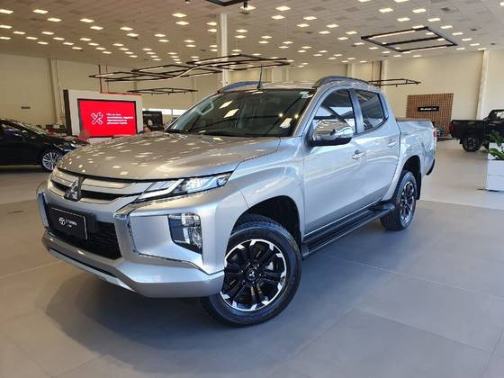 MITSUBISHI L200 TRITON 2.4 16V TURBO DIESEL SPORT HPE CD 4P 4X4 AUTOMÁTICO
